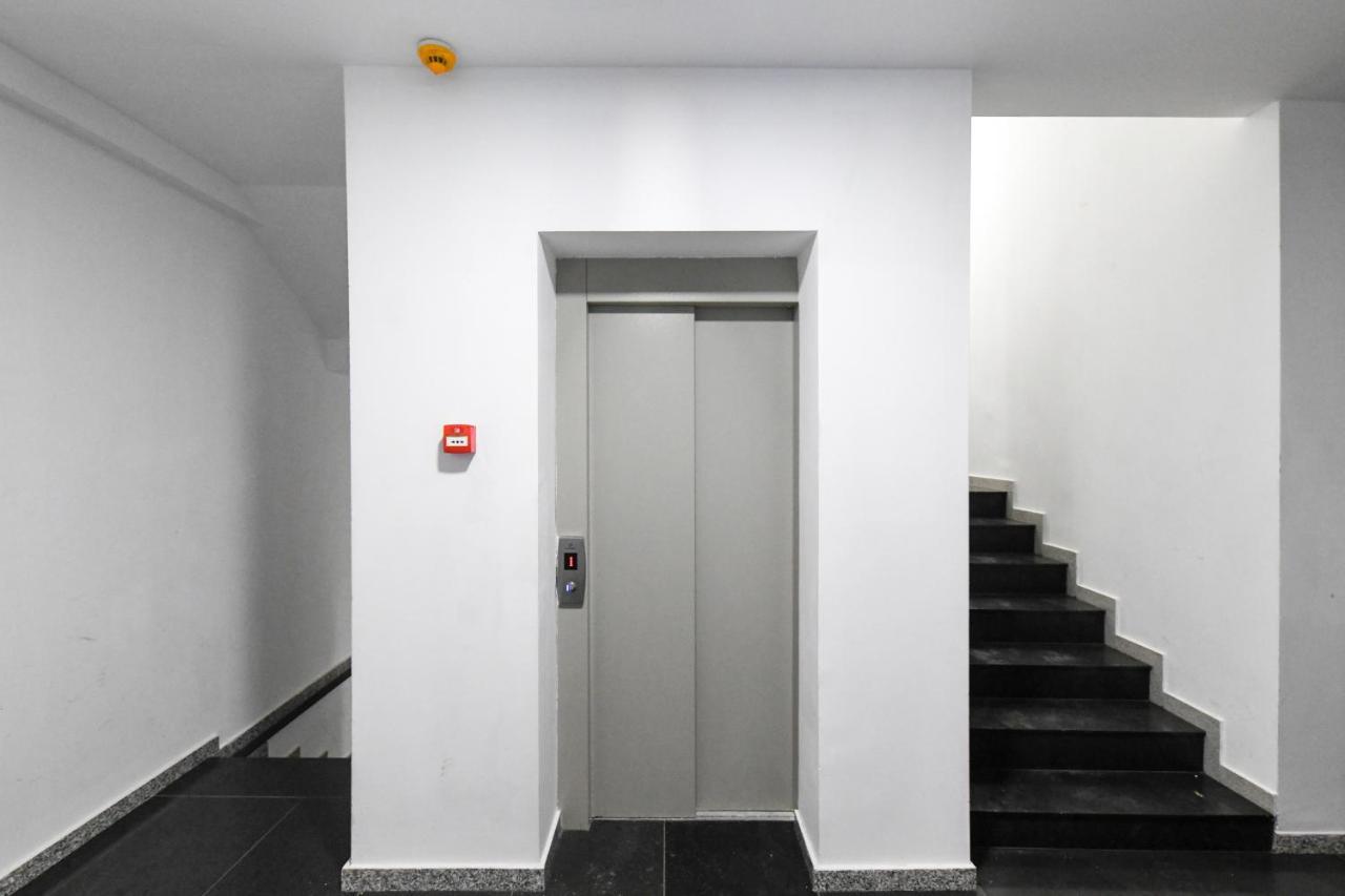Modern Apartment In A Quiet Area Cluj-Napoca Exterior foto